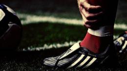 ảnh chụp màn hình adidas giày đá bóng