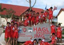 ảnh chụp màn hình học phí học viện bóng đá hoàng anh gia lai