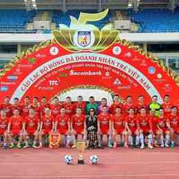 giao hữu câu lạc bộ bóng đá