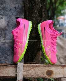 tính năng nổi bật giày đá bóng nike màu hồng