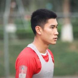 trai đá bóng sục